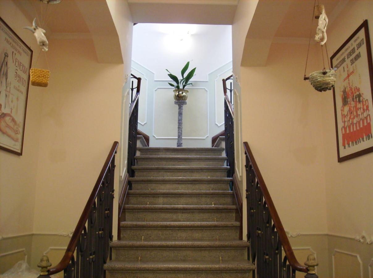 B&B Santa Chiara Σουλμόνα Δωμάτιο φωτογραφία